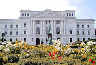 P5140077 Rathaus Hamburg Altona - blühende Blumen Platz der Republik.