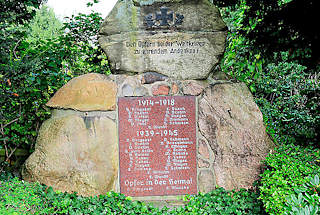 8203 Gedenkstein zur Erinnerung an die Gefallenen der beiden Weltkriege in Hamburg GUT MOOR.