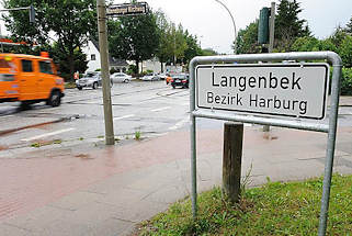 4530 Schild Stadtteilgrenze Hamburg Langenbek, Bezirk Harburg.