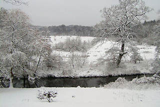 P1010088 Winter am Lauf der Alster - schneebedeckte Wiesen.