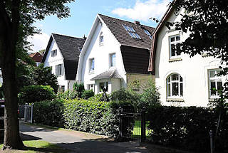 6543 Dicht zusammenstehende Stadtvillen im Hamburger Stadtteil Marienthal.