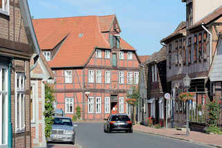 5531 Historische Architektur in Bleckede; mehrstöckiges Speichergebäude / Wohnhaus.
